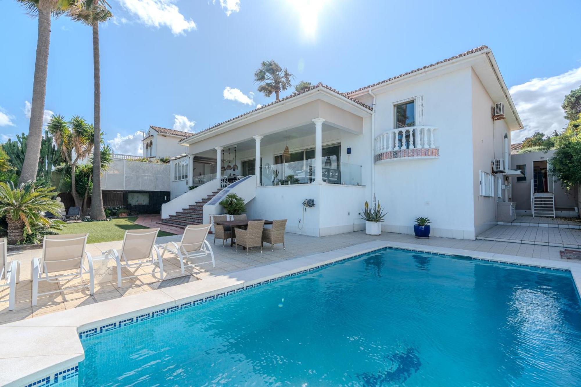 Casa Blanca Villa มานิลบา ภายนอก รูปภาพ